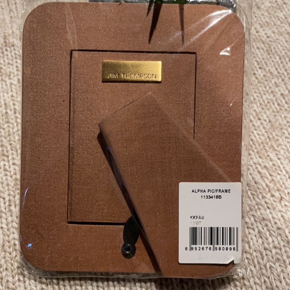 🤗NWT Jim Thompson Silk Picture Frame - Picture 7 of 8